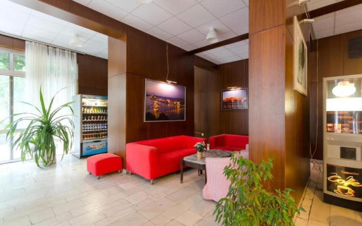 Hermina Apartmanok Westend بودابست المظهر الخارجي الصورة